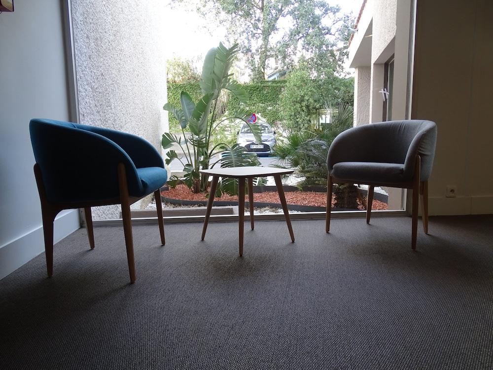 Holiday Inn Perpignan, An Ihg Hotel エクステリア 写真