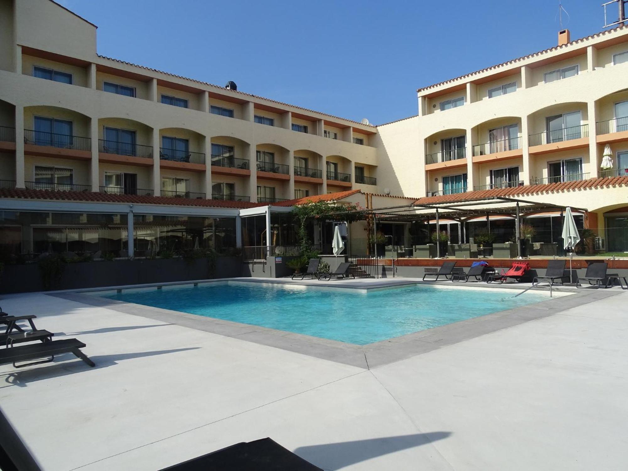 Holiday Inn Perpignan, An Ihg Hotel エクステリア 写真