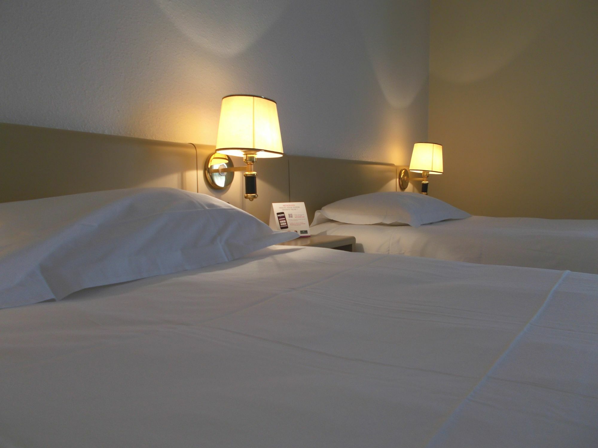 Holiday Inn Perpignan, An Ihg Hotel エクステリア 写真